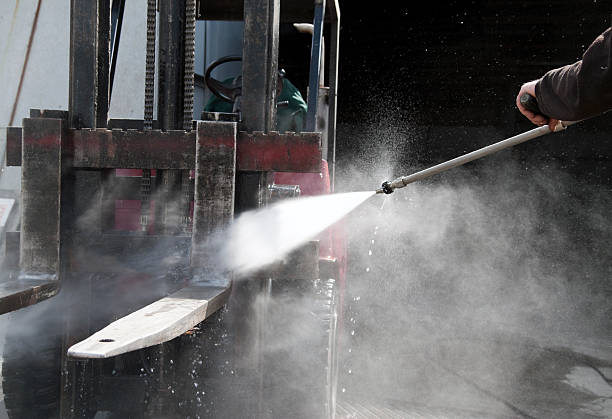 Best Commercial Pressure Washing  in Elmore, OH